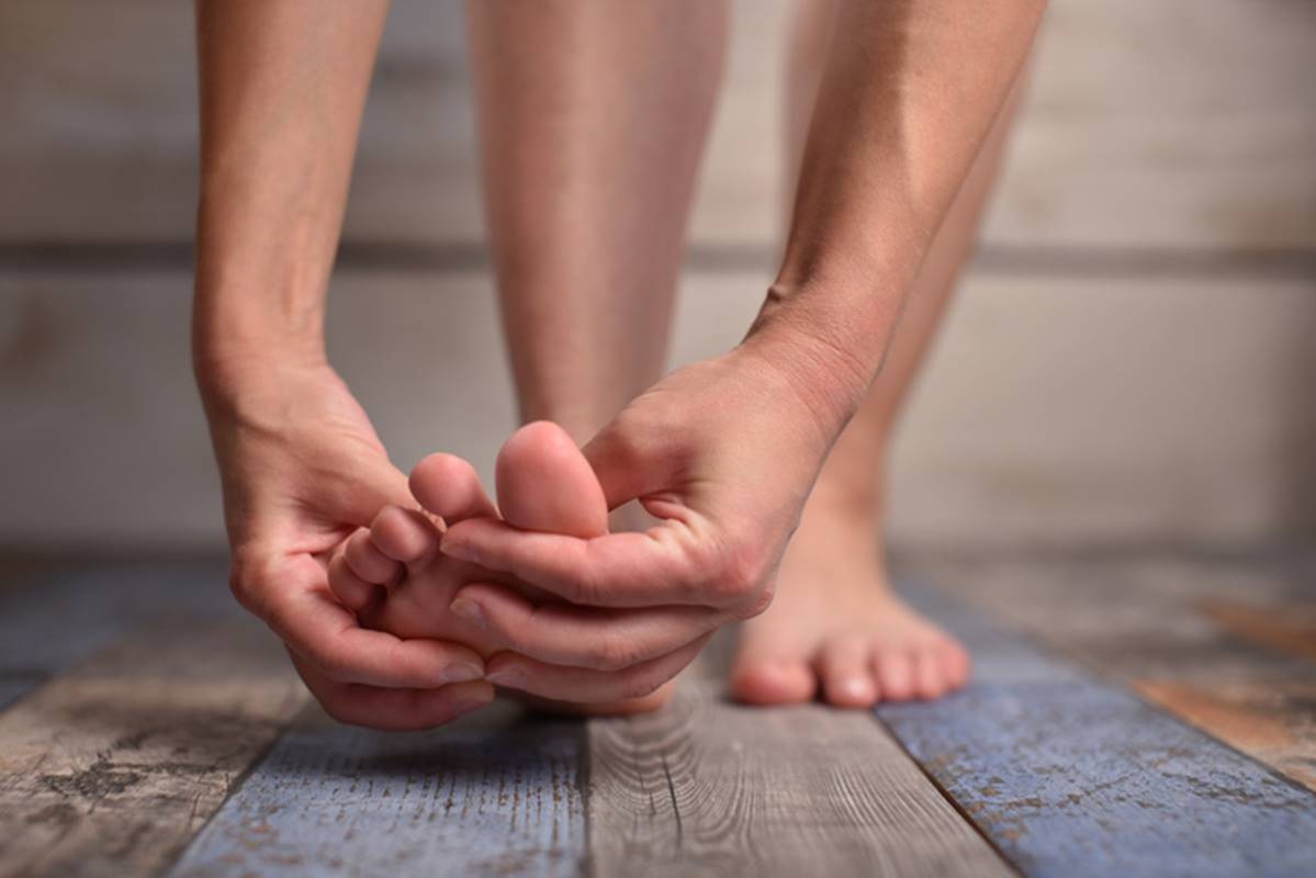 Sinais do colesterol alto: você sabia que podem aparecer nos pés?